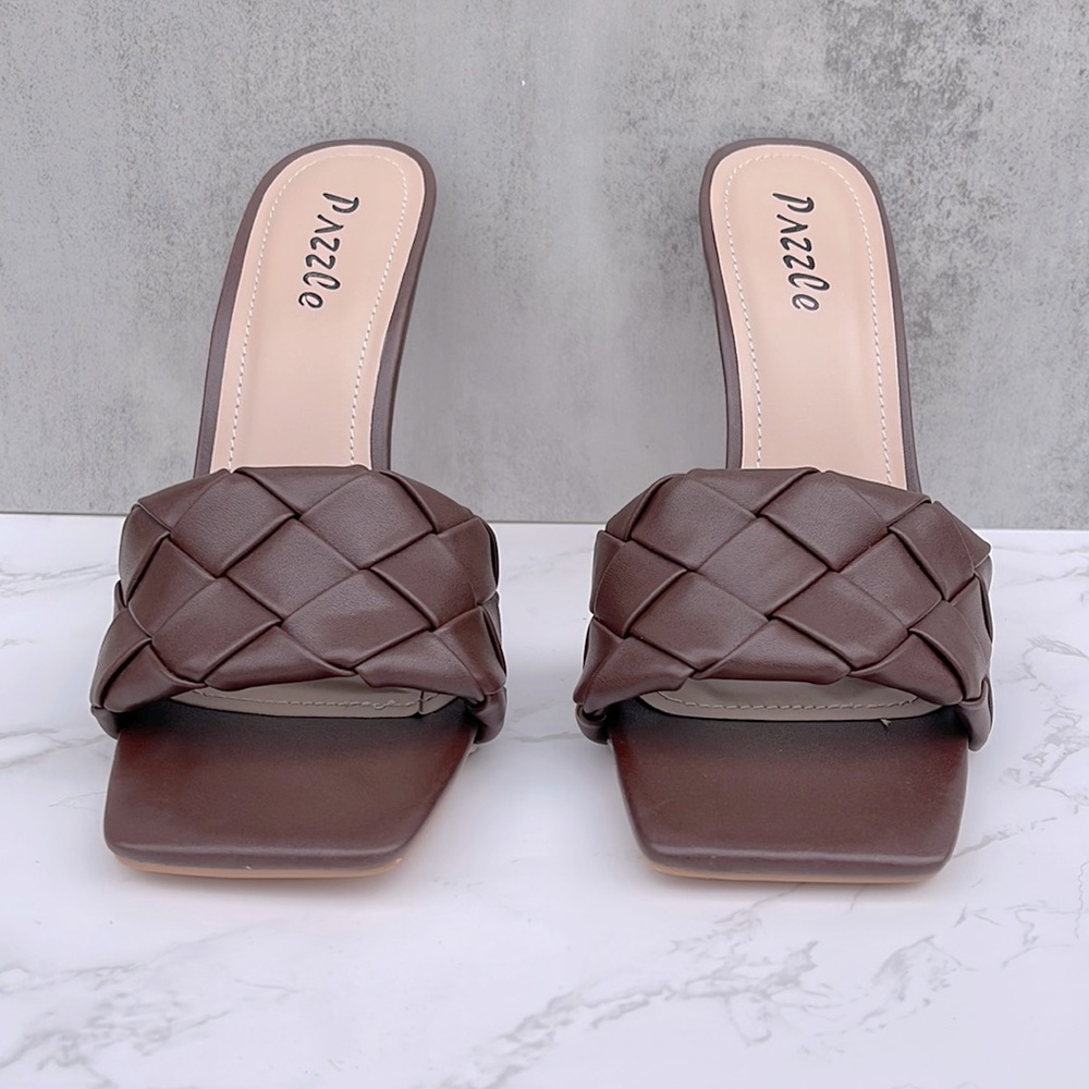BRAND NEW w/ box woven band heeled mule. - Picture 2 of 8